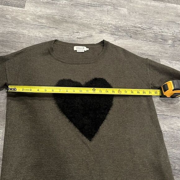 Molly Bracken NWOT Cozy Black Heart Sweater S/M - Picture 4 of 6